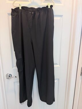SPANX Black Women's tech fabric Joggers with Side Cargo Pocket